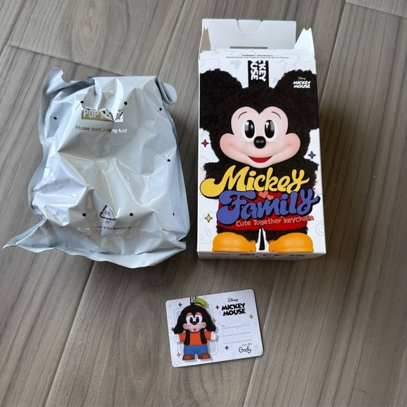 POP MART AUTHENTIC Disney Revealed Goofy Labubu - Picture 1 of 10